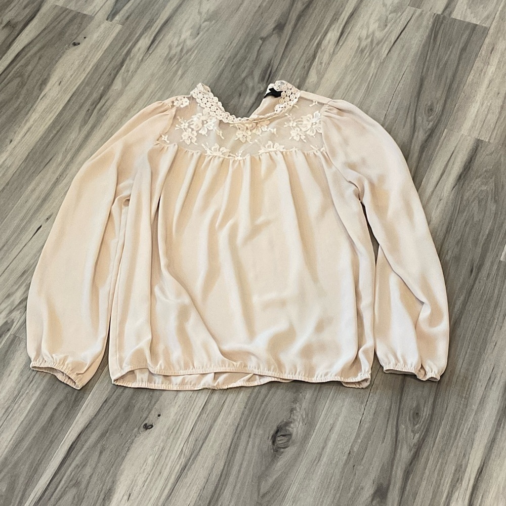 BCBGMaxAzria Cream Floral Lace Blouse Size M Excellent Condition